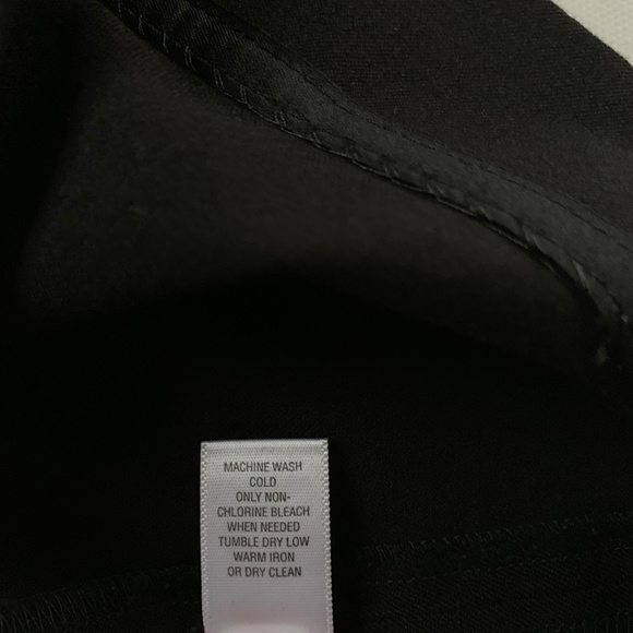 EUC Black Pencil Skirt - Banana Republic - Size 10 - Picture 5 of 5